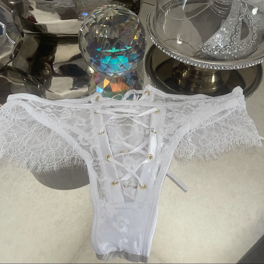 XS-S White Ribbon Eyelash Lace Panty - Sooo pretty - Picture 4 of 6